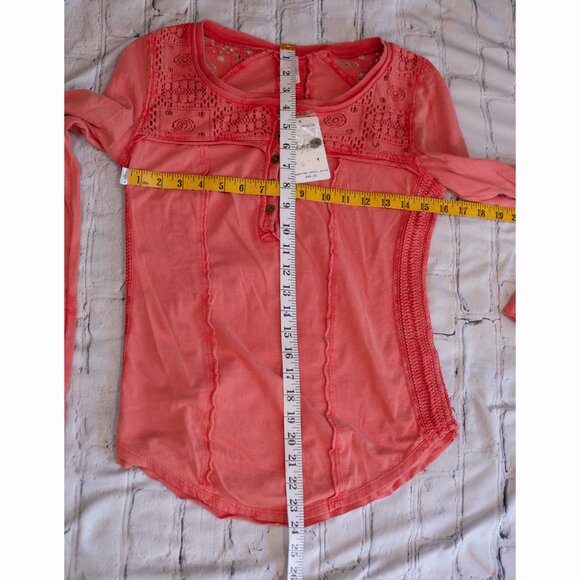 Free People Gold Coast Henley Top Lace Buttoned Blouse Washed Red Coral Size SP - Picture 11 of 12